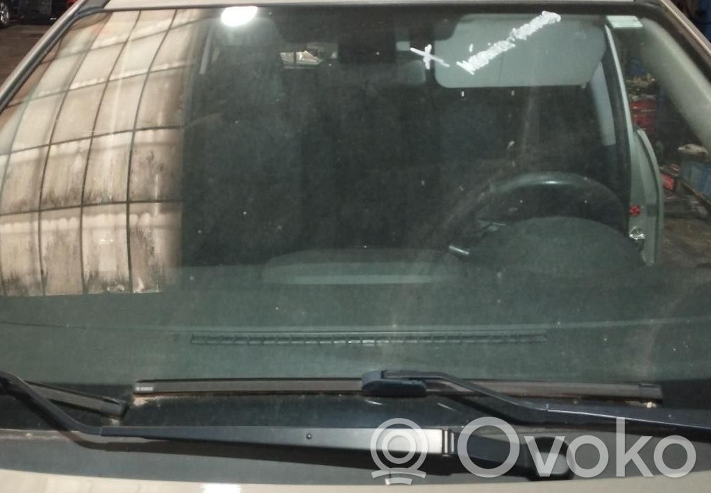 Mazda 5 Front windscreen/windshield window 