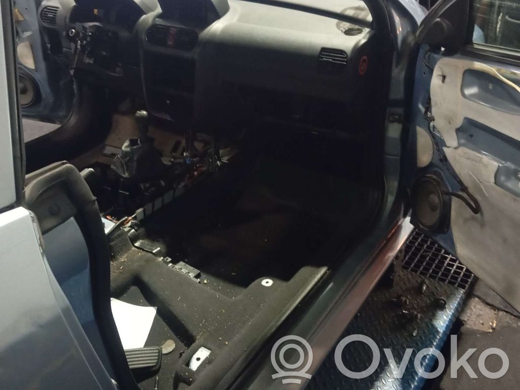 Opel Tigra B Gumowa uszczelka drzwi przednich 