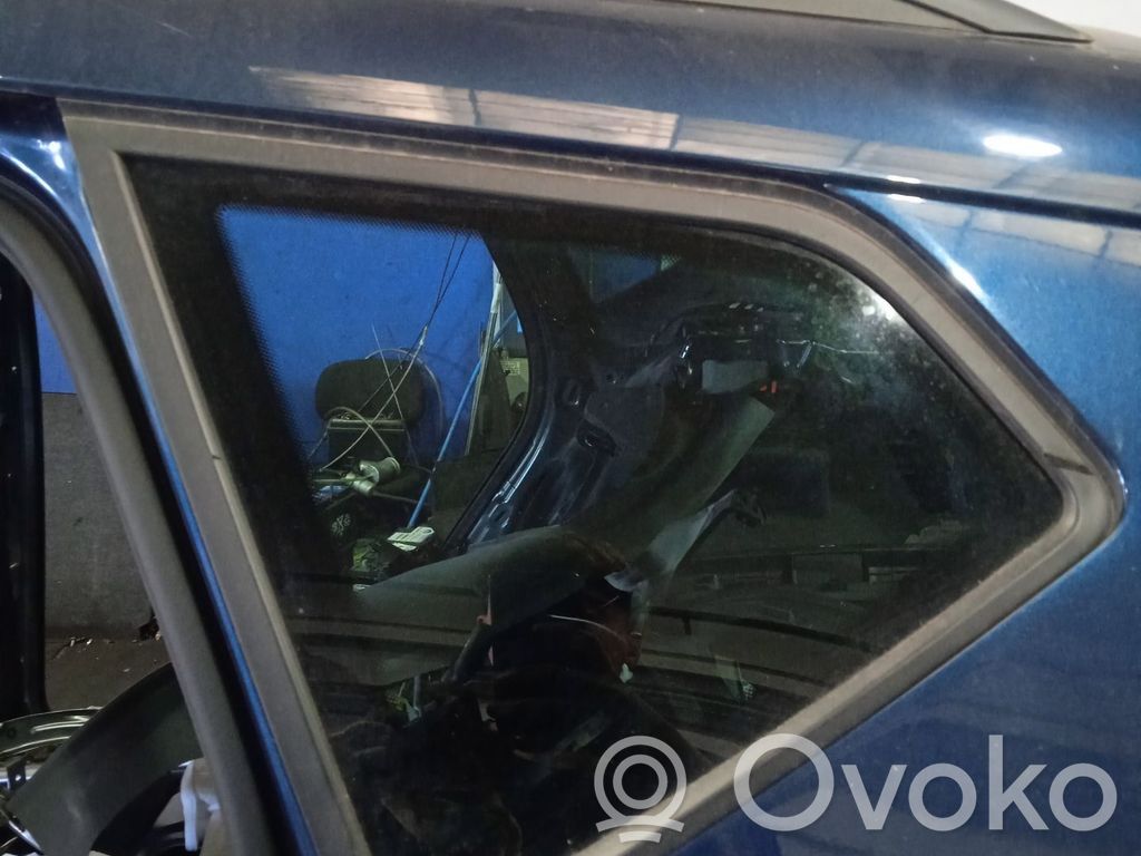 Ventanilla de ventilación de la puerta trasera   575845041AQ