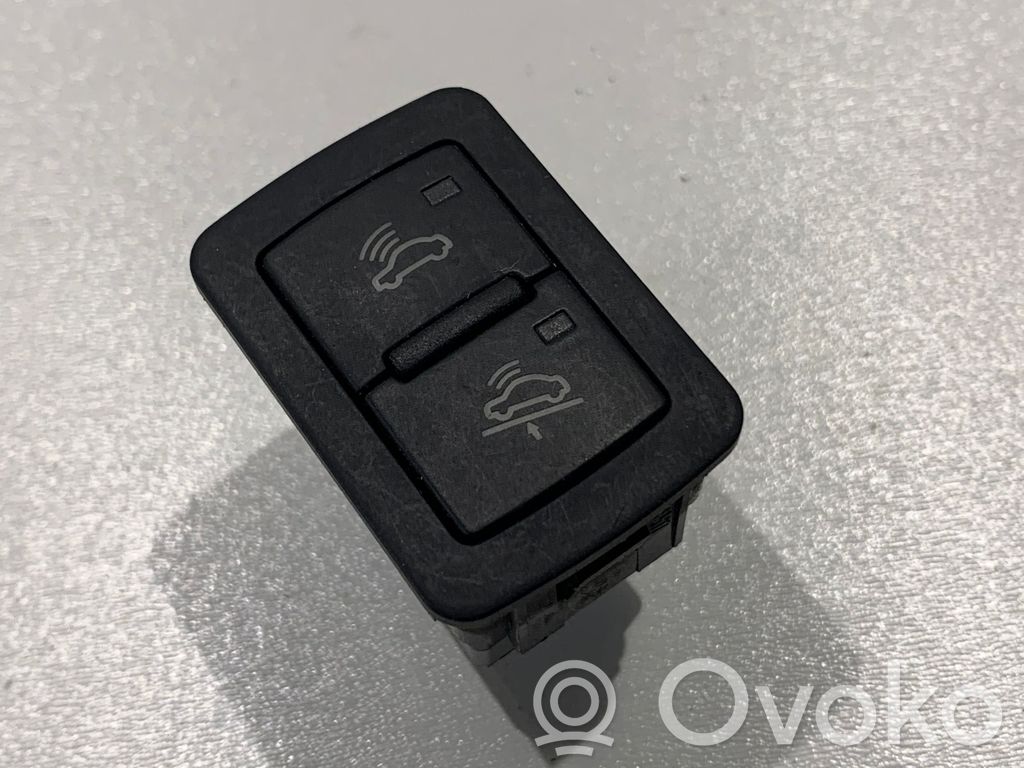 Audi A3 S3 8P Alarm switch 