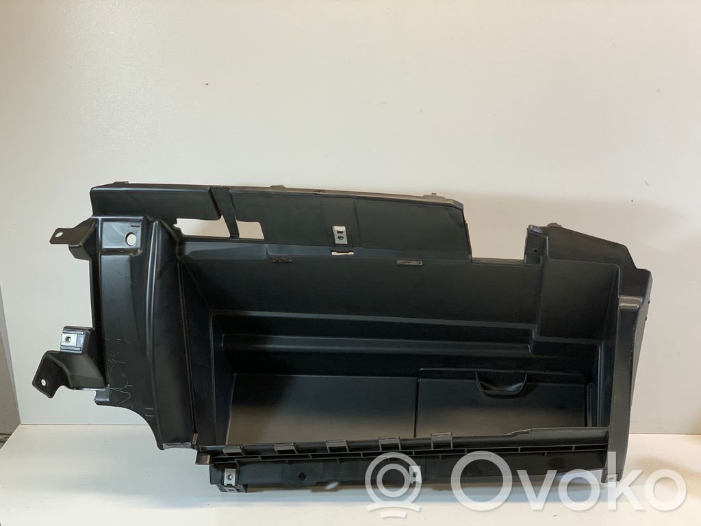 BMW 1 E81 E87 Daiktadėžės (bordačioko) remas 
