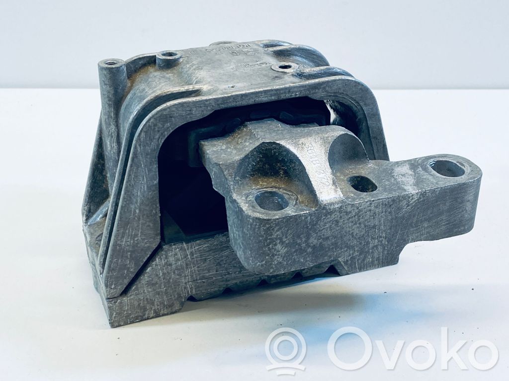 Volkswagen Touran I Wspornik / Mocowanie silnika 