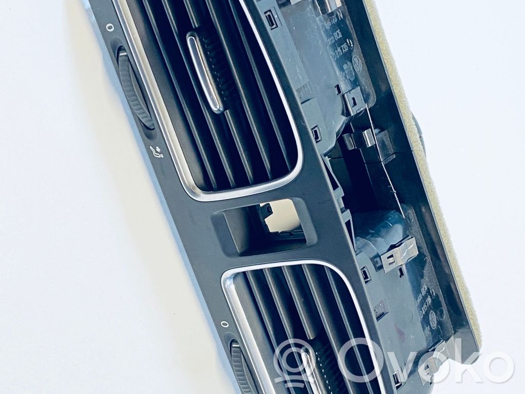 Volkswagen Golf VI Dysze / Kratki środkowego nawiewu deski rozdzielczej 