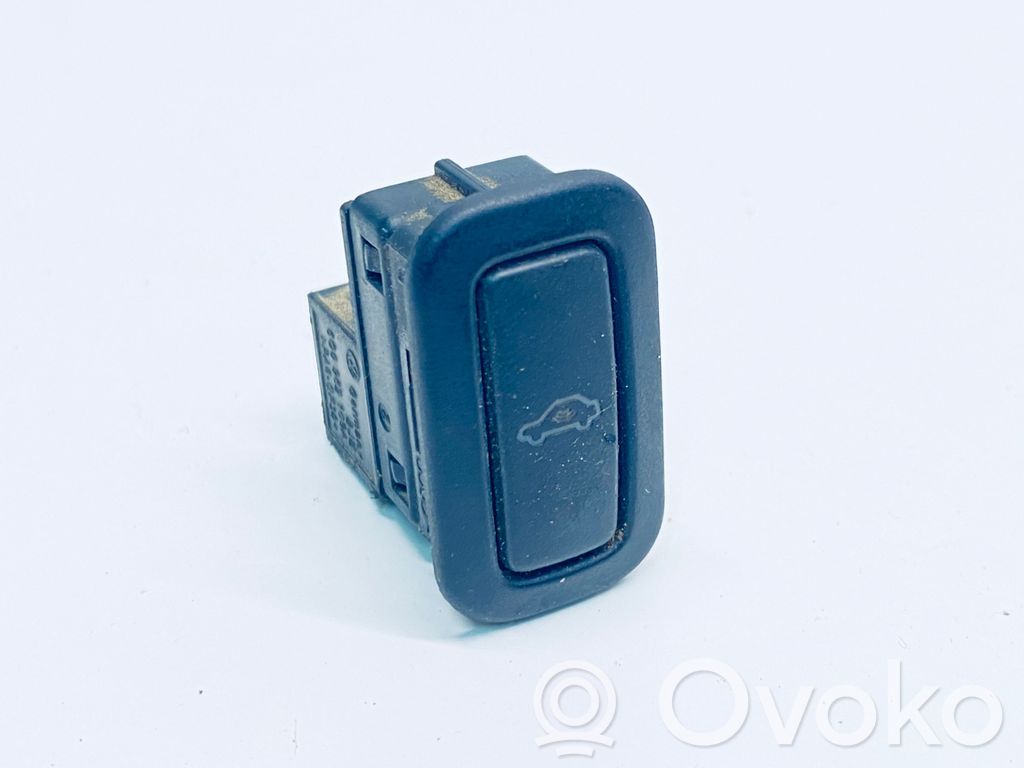Volkswagen PASSAT B6 Interruptor de la alarma 