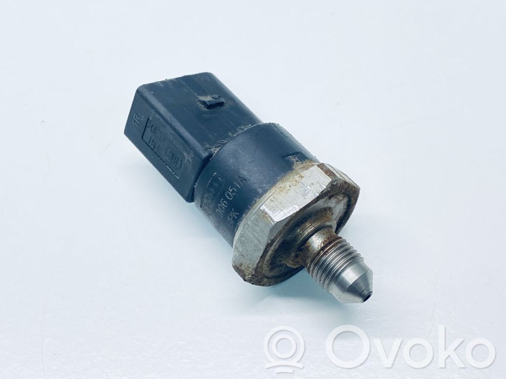 Sensor de presión de combustible   06D906051A,0261545008