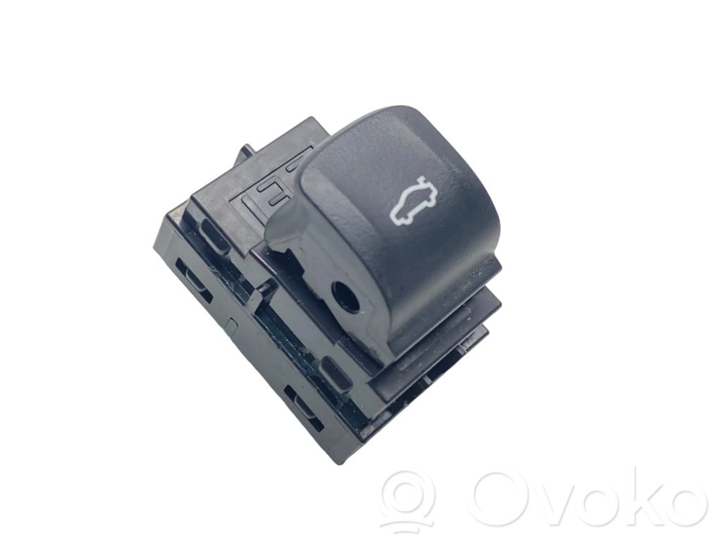 BMW X5 G05 Tailgate opening switch 