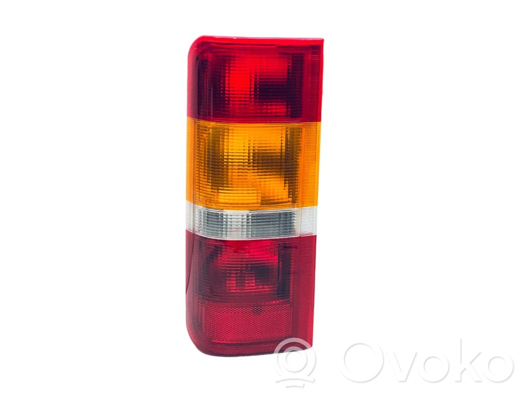 Ford Transit Aizmugurējais lukturis virsbūvē 