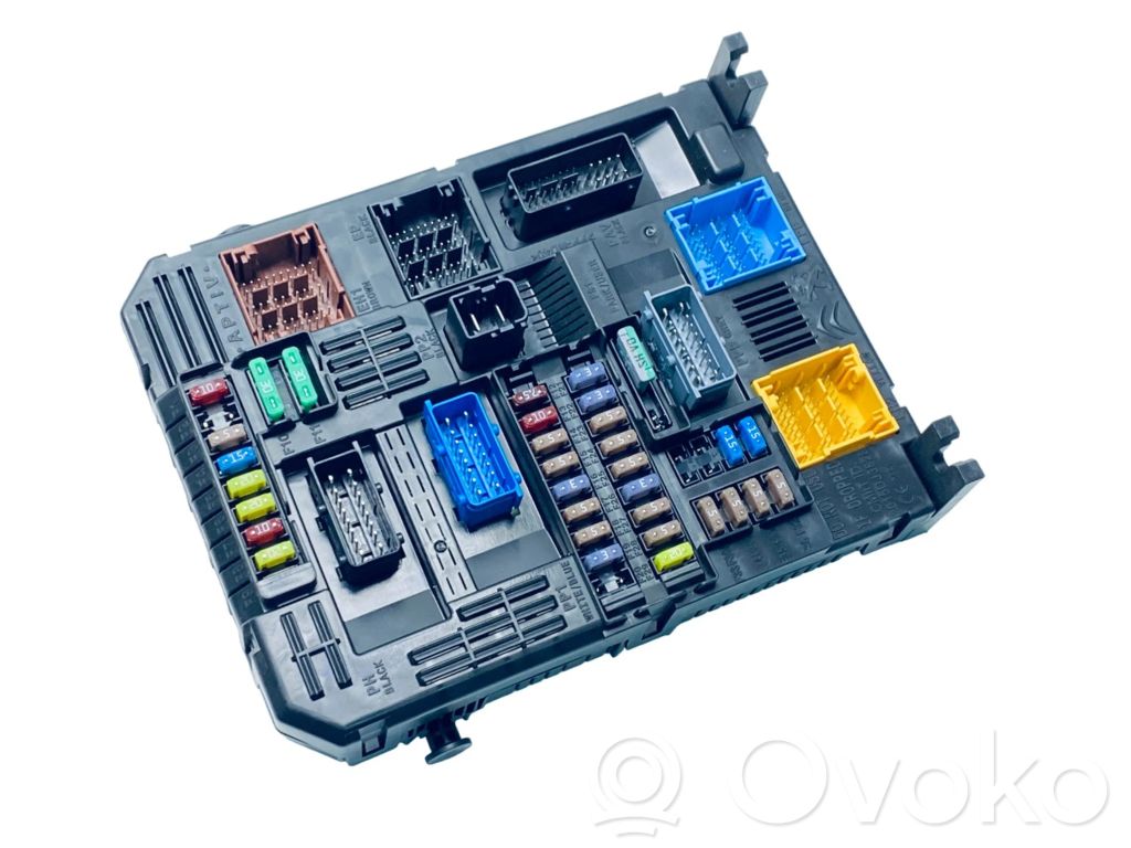 Citroen C4 III e-C4 Fuse module 