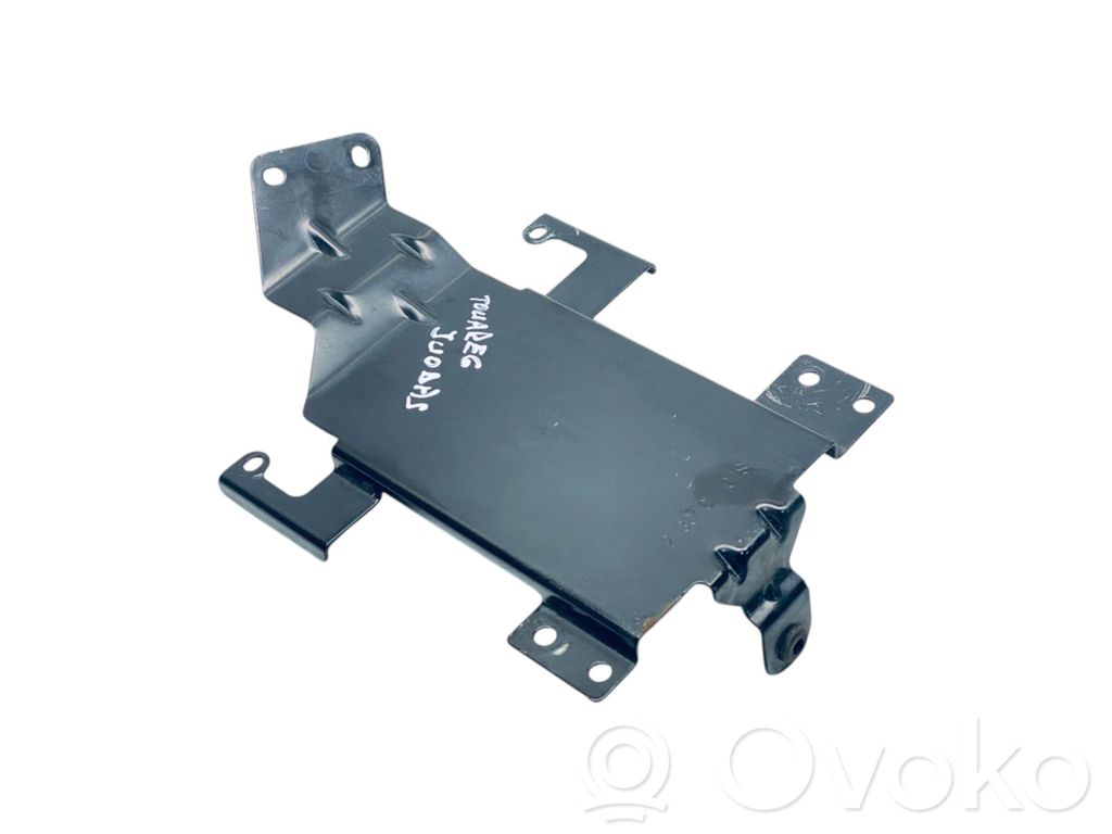 Volkswagen Touareg II Engine control unit holder 