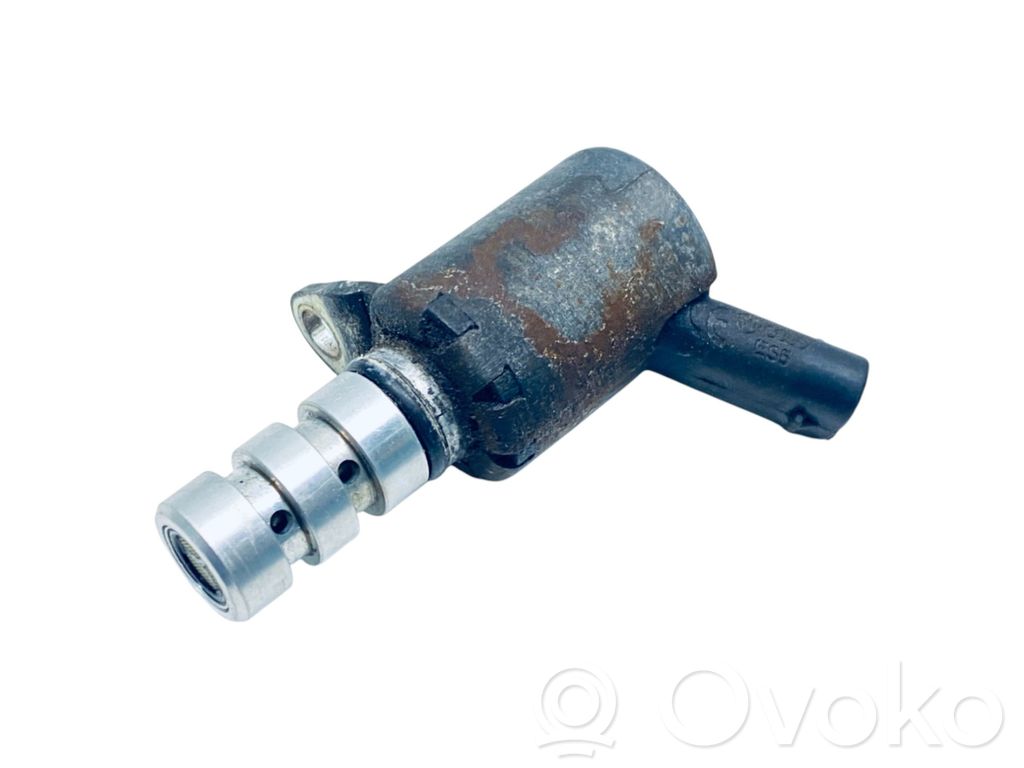 Volkswagen Touareg II Oil pressure sensor 