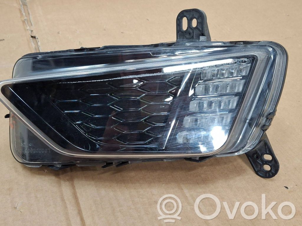 Volkswagen Polo VI Światło przeciwmgłowe przednie 