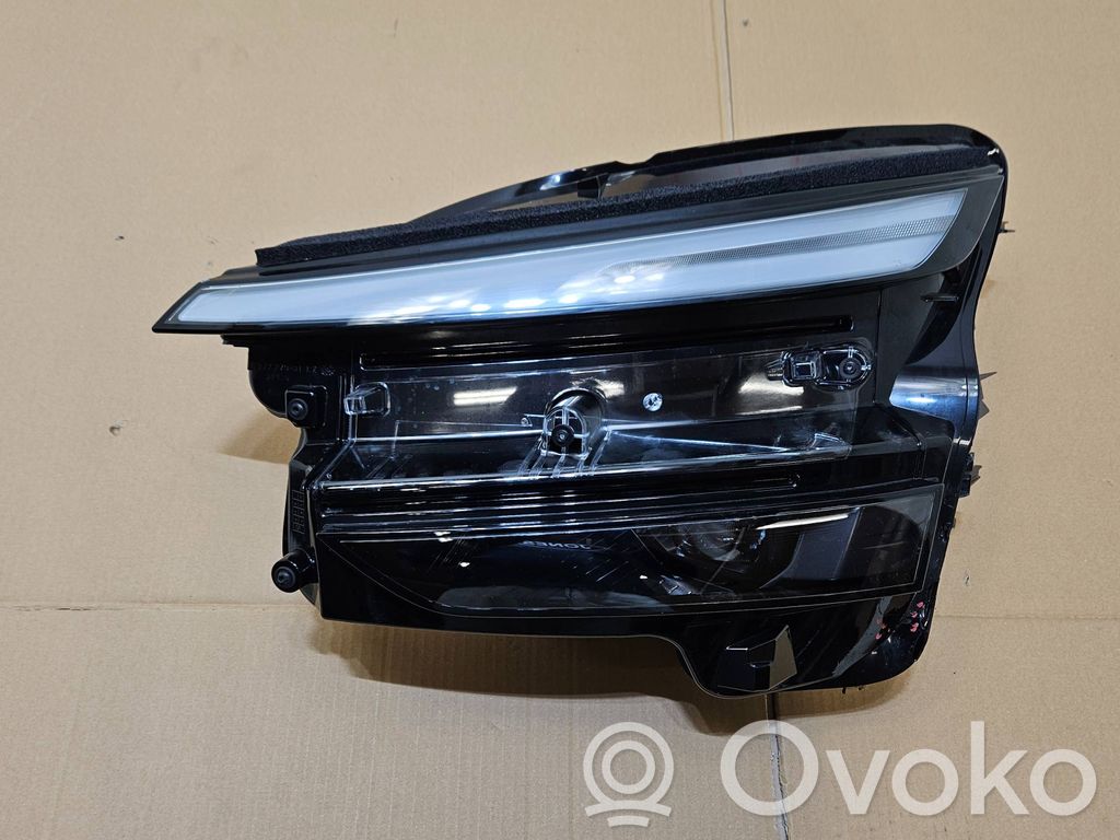 Tesla Model Y Juniper Scheinwerfer 