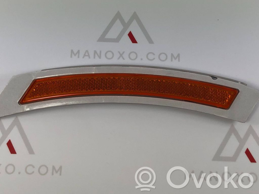 BMW 5 E60 E61 Front reflector 