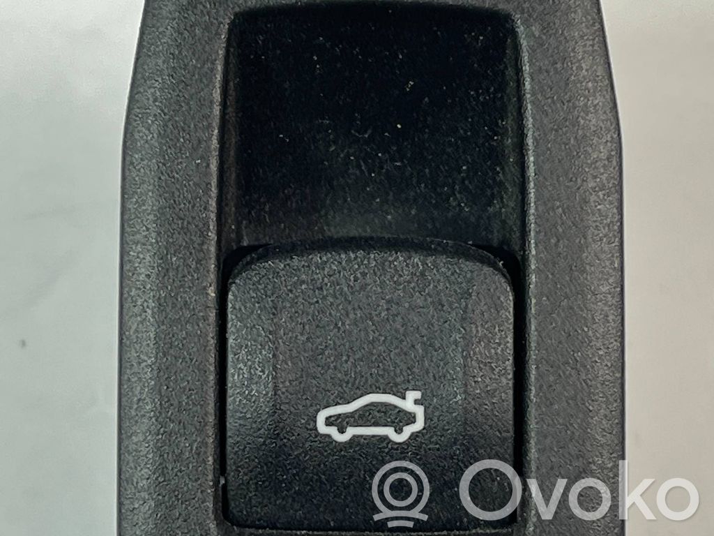 BMW 3 G20 G21 Tailgate/boot open switch button 