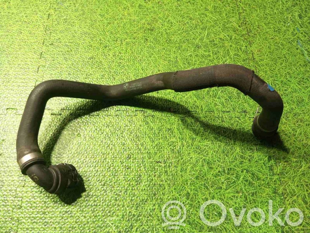 Engine coolant pipe/hose   7589736