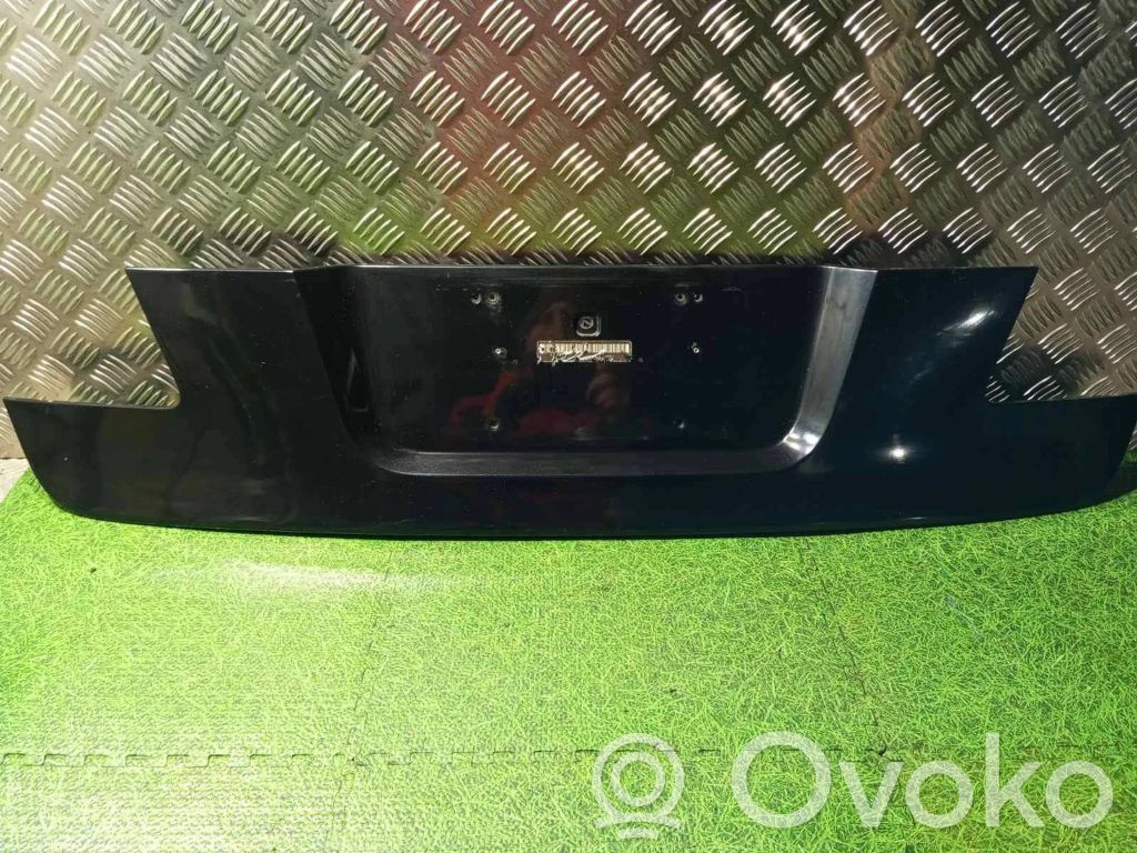 BMW 7 F01 F02 F03 F04 Ramka tylnej tablicy rejestracyjnej 