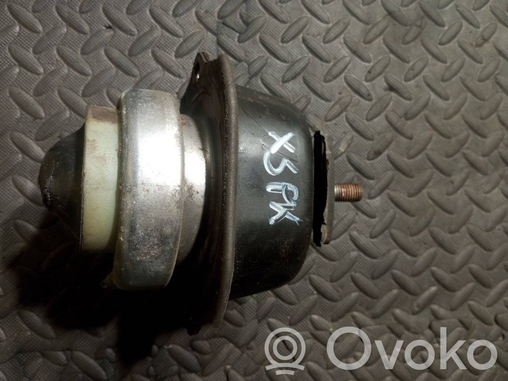 BMW X5 E70 Engine mount bracket 