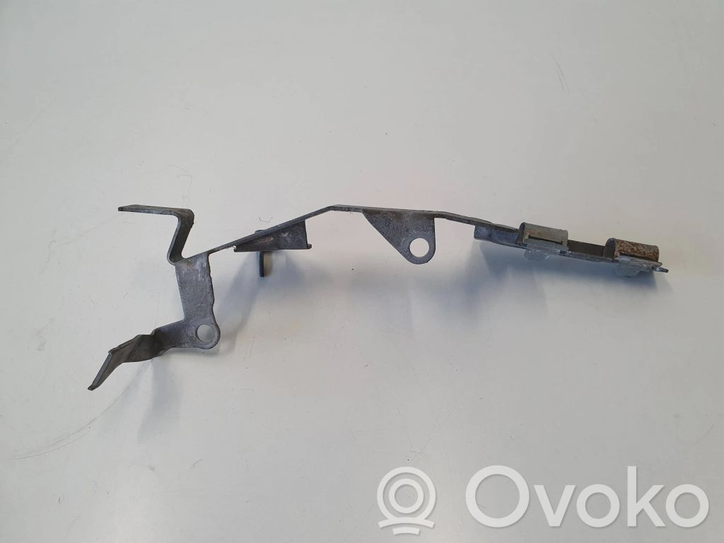 BMW 3 G20 G21 Kita variklio skyriaus detalė 