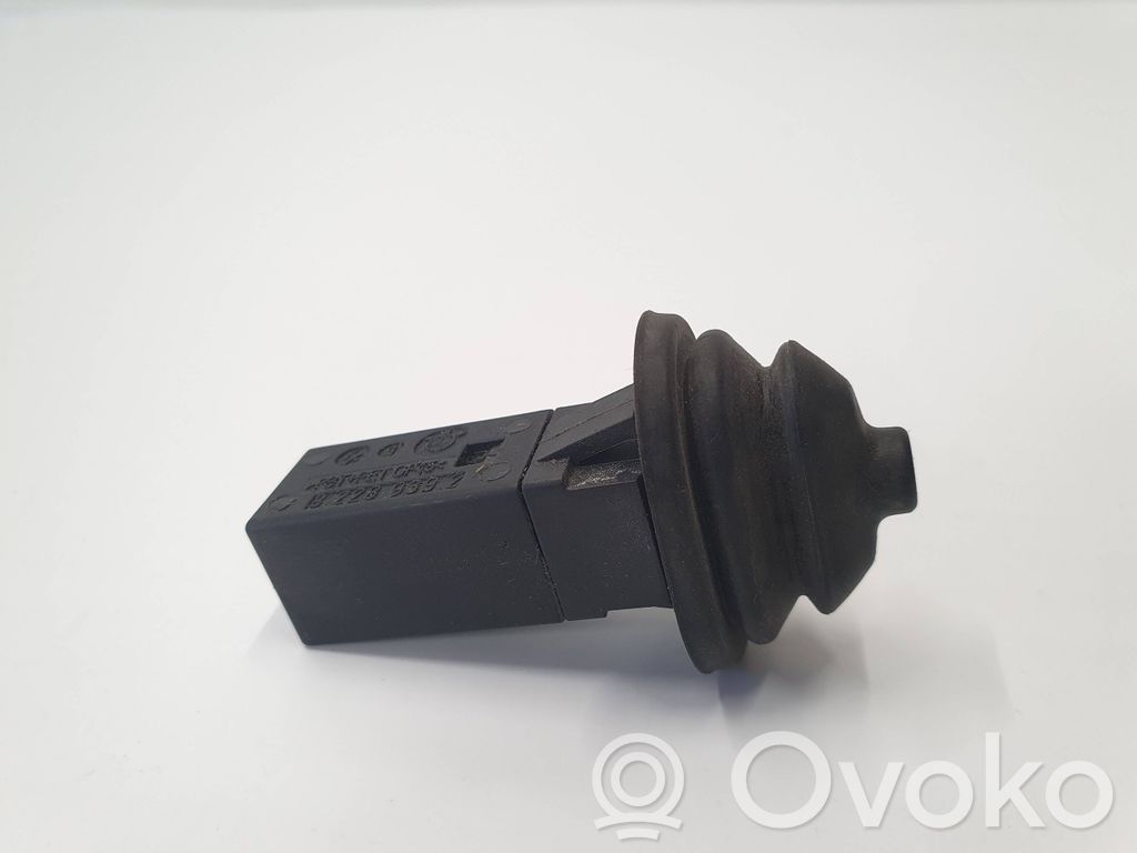Fuel tank opening switch   8228939