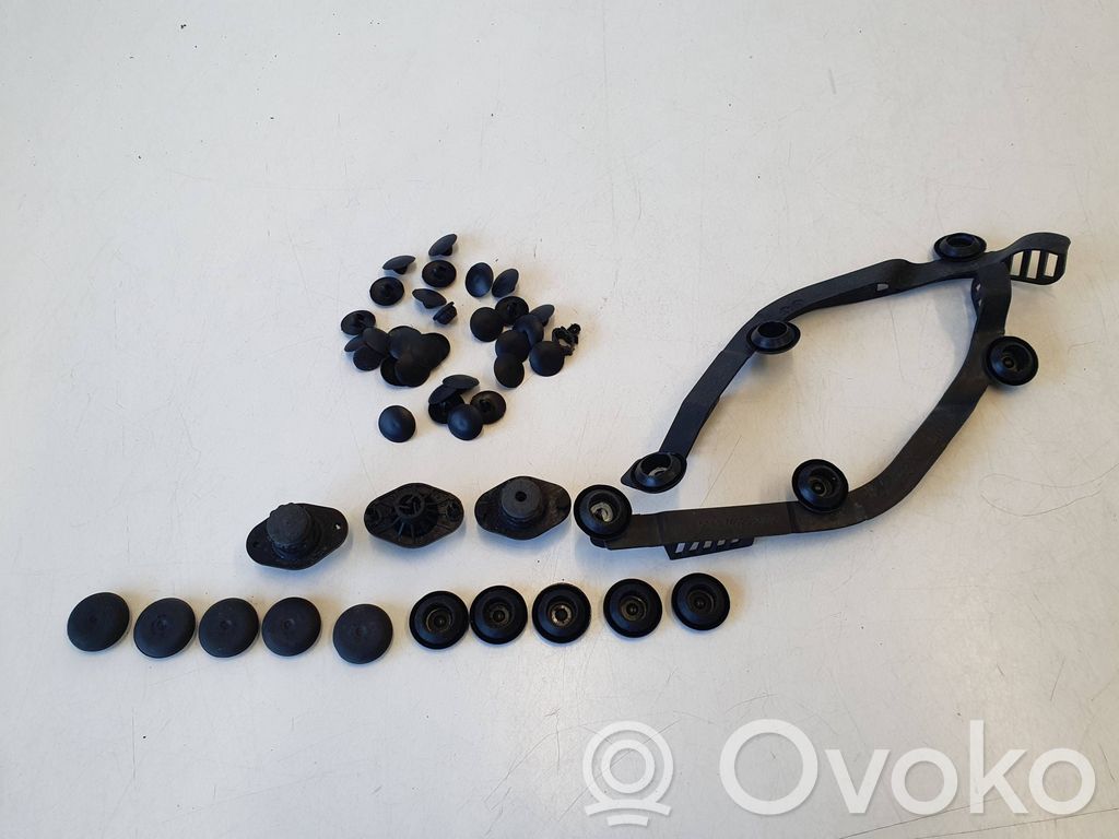 BMW 3 F30 F35 F31 Altra parte del vano motore 