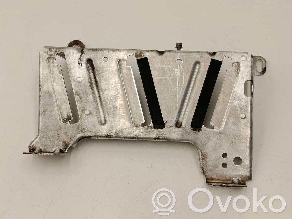 BMW 5 G30 G31 G38 Sound amplifier holder/bracket 