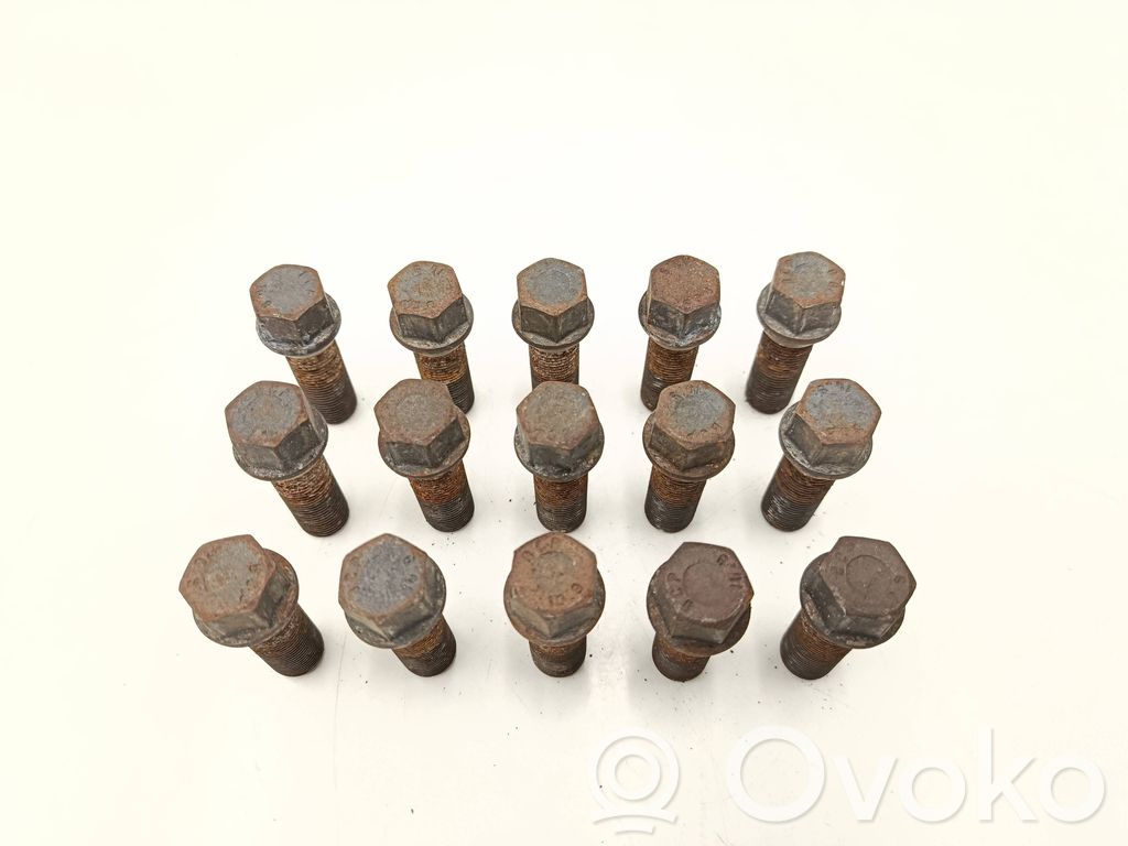 BMW 5 G30 G31 G38 Tuercas/tornillos 