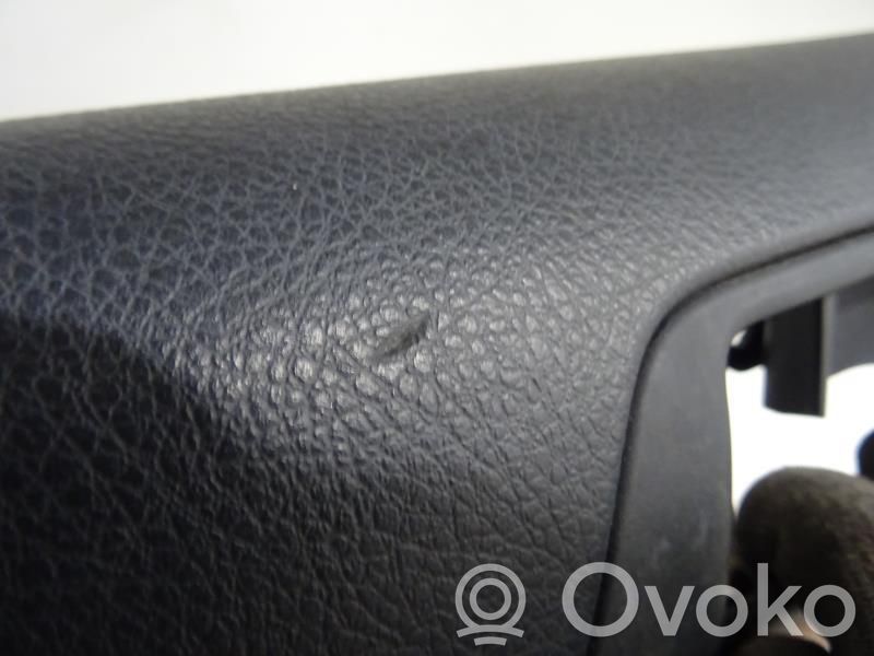 Toyota Avensis T250 Boczki / Poszycie drzwi przednich 