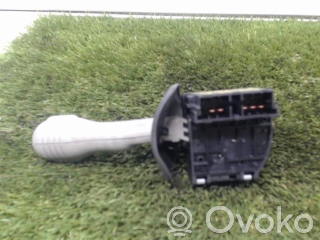 Renault Twingo I Boutons / interrupteurs volant