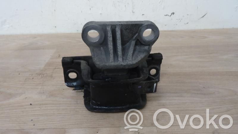 Engine mount bracket