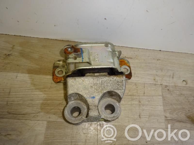 Engine mount bracket   55272704,55272704