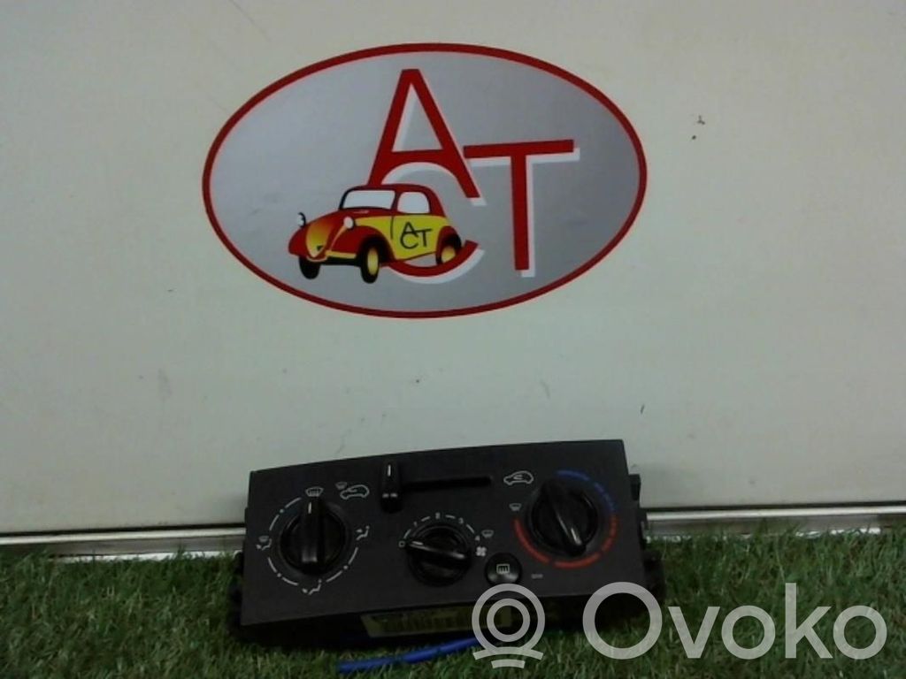 Peugeot 207 Climate control unit 