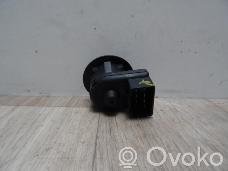 Wing mirror switch   8200214919,8200214919