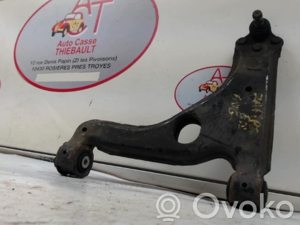 Opel Zafira A Рычаг 