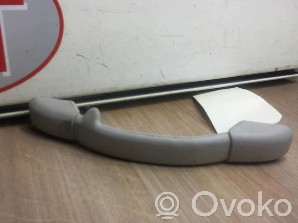 Peugeot 1007 Un set di maniglie per il soffitto 