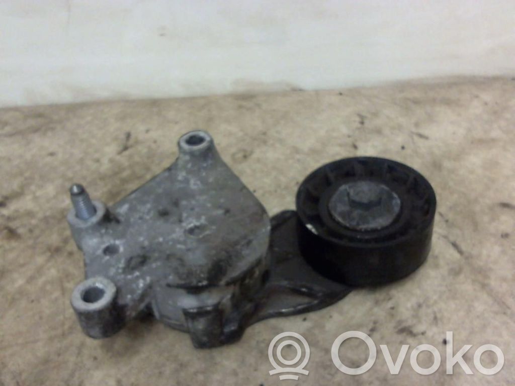 Autres pièces compartiment moteur