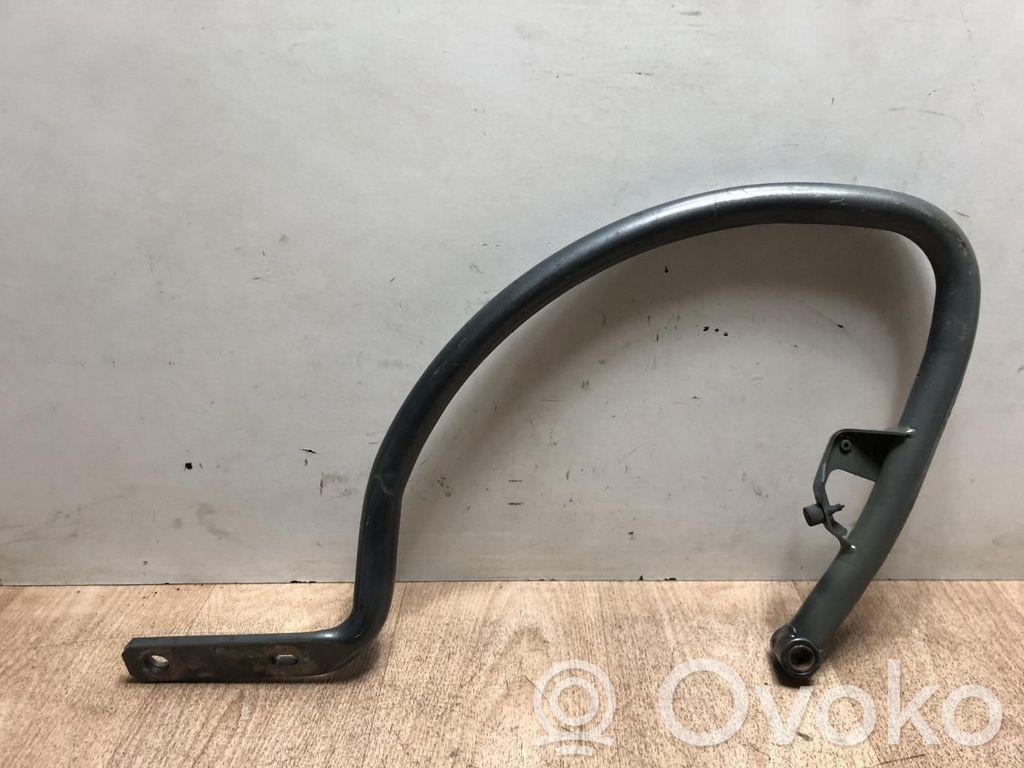 Tailgate/trunk/boot hinge