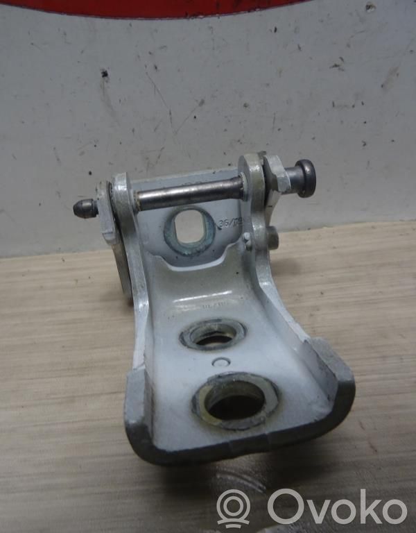 Front door hinge set