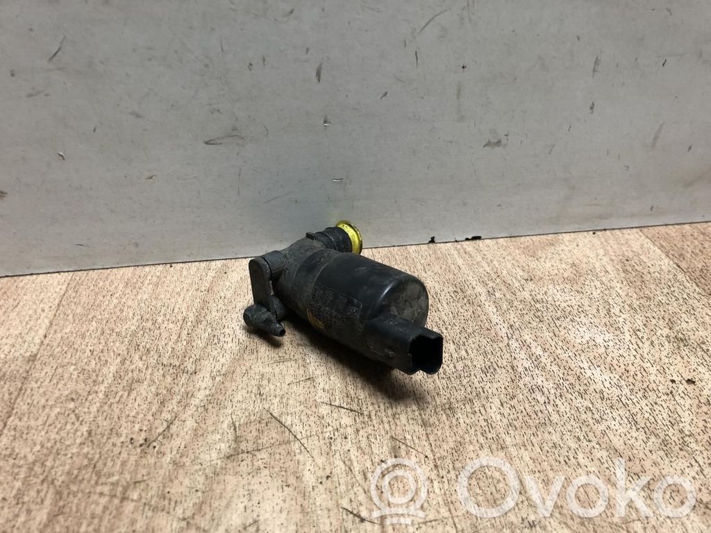 Windscreen/windshield washer pump   643475,643475