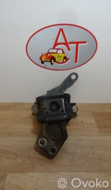 Engine mount bracket