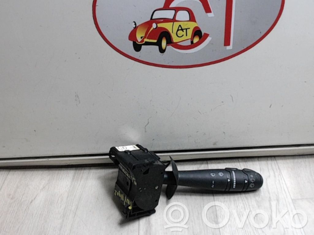 Renault Twingo II Tasten Schalter Multifunktionslenkrad 