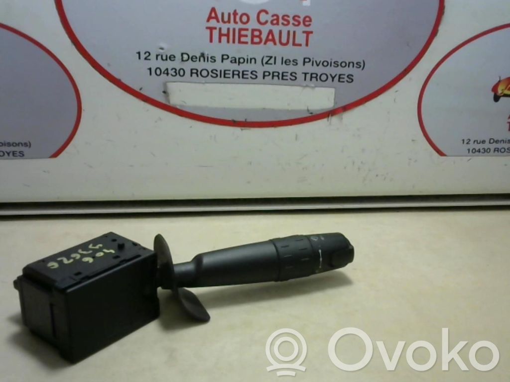 Peugeot 406 Boutons / interrupteurs volant 