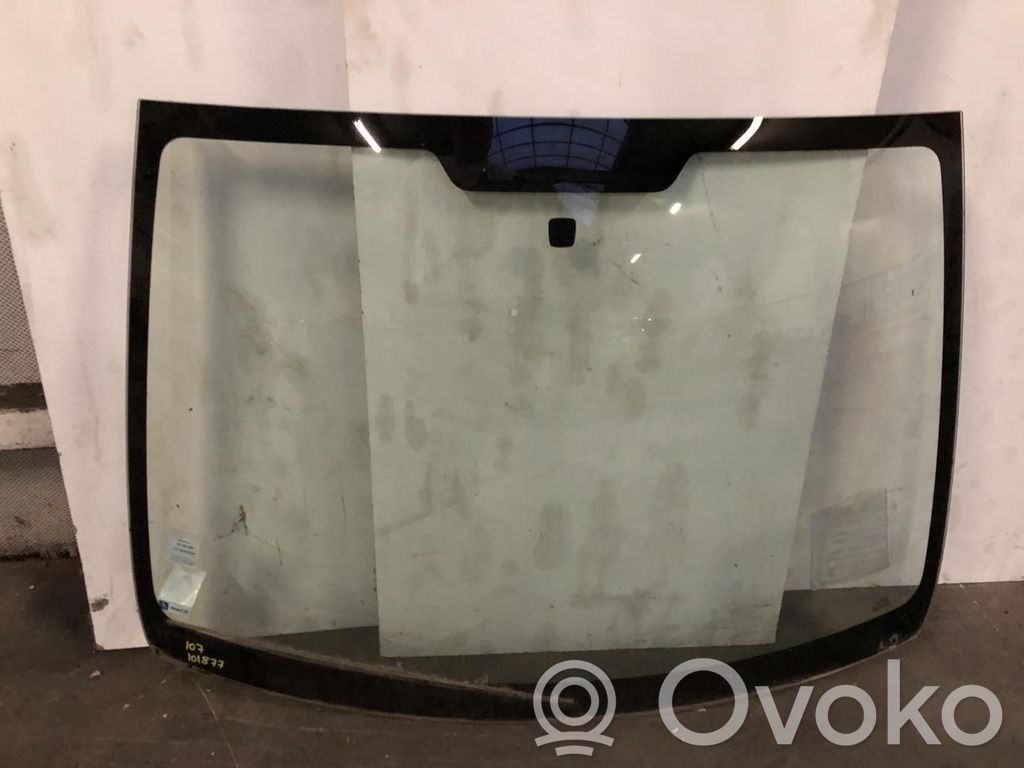 Peugeot 107 Front windscreen/windshield window 