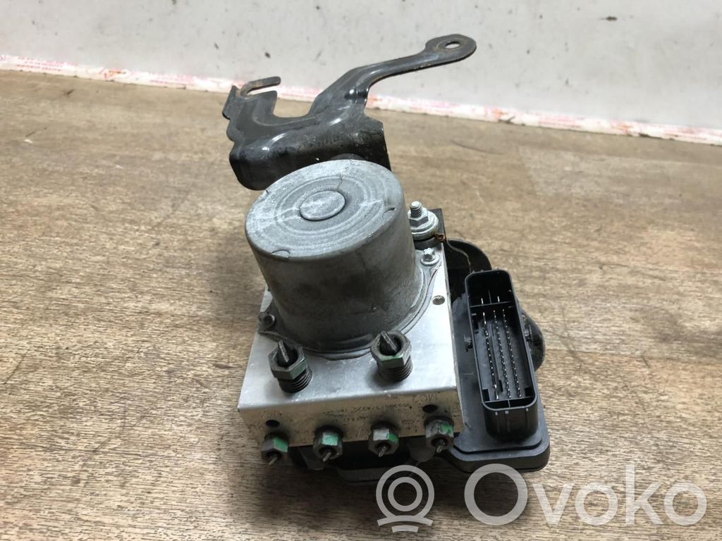 Jaguar XE ABS Blokas 