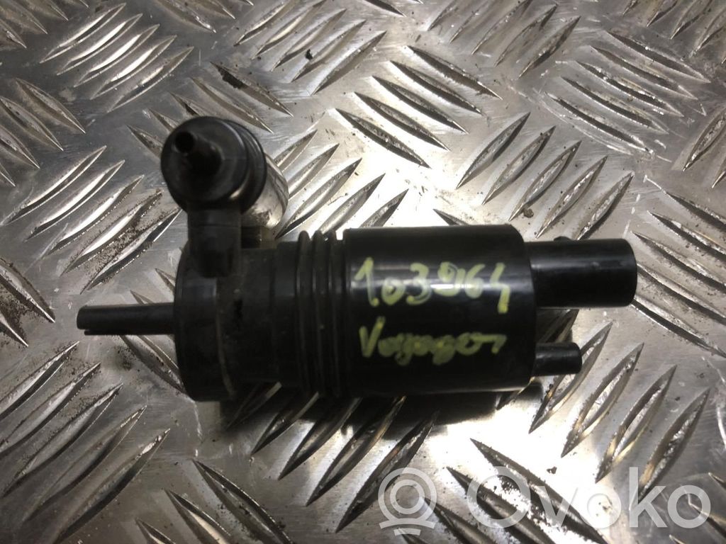 Chrysler Voyager Windscreen/windshield washer pump 