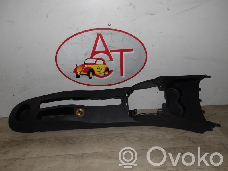 Renault Clio III Center console 
