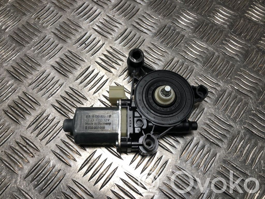 Skoda Octavia Mk3 (5E) Silnik regulatora szyby drzwi przednich
