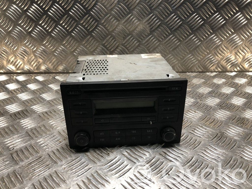 Radio / CD-Player / DVD-Player / Navigation