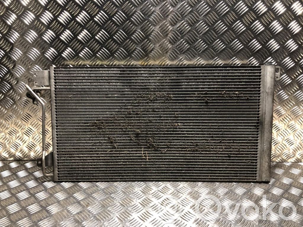 Volkswagen Transporter - Caravelle T5 Radiatore di raffreddamento A/C (condensatore)