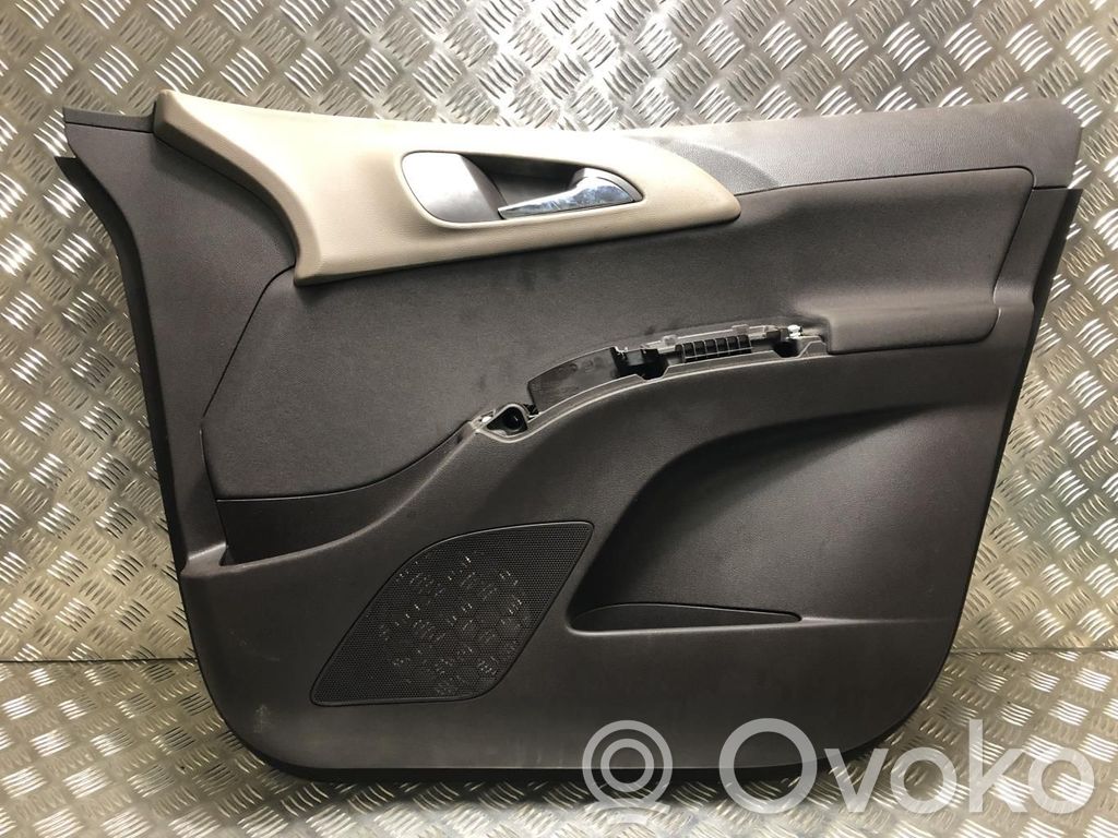 Opel Meriva B Etuoven verhoilu 