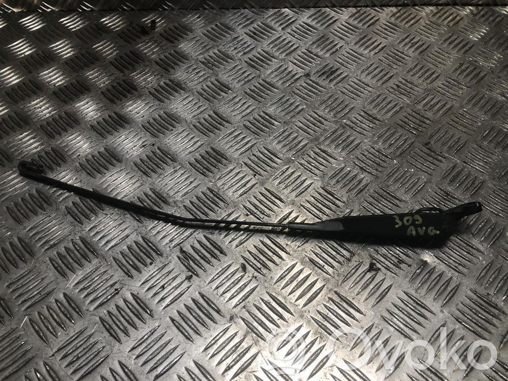 Brazo del limpiaparabrisas delantero